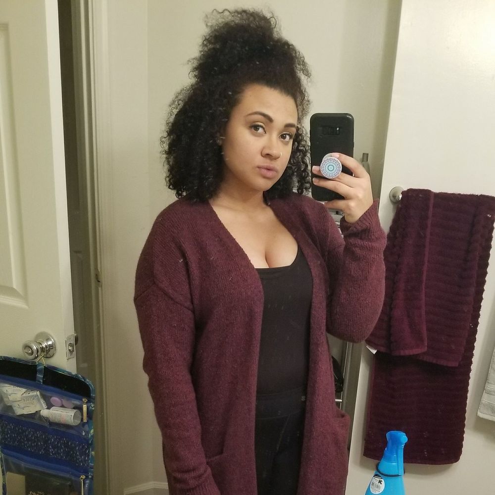 Meet your Posher, April